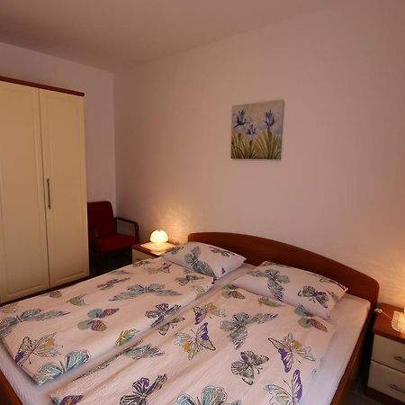 Apartment In Silo/Insel Krk 13439 Eksteriør bilde