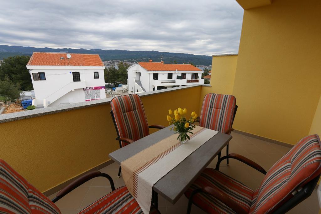 Apartment In Silo/Insel Krk 13439 Eksteriør bilde