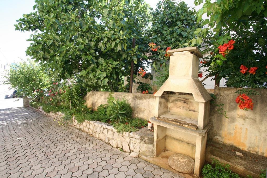 Apartment In Silo/Insel Krk 13439 Eksteriør bilde