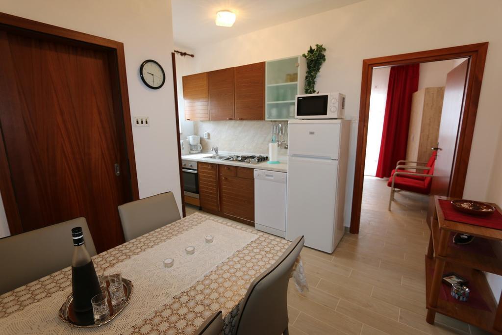 Apartment In Silo/Insel Krk 13439 Eksteriør bilde